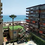 شقة Ronda 4 Boliches Primera Linea De Playa فوينخيرولا
